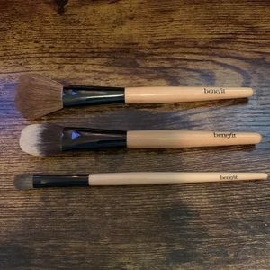 3 Benefits Cosmetics Brushes